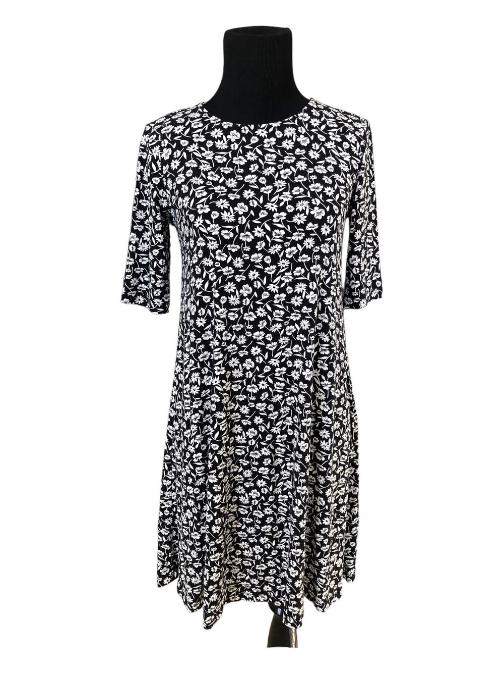 Old Navy Black and White Floral Skater Dress Size XS- NEW